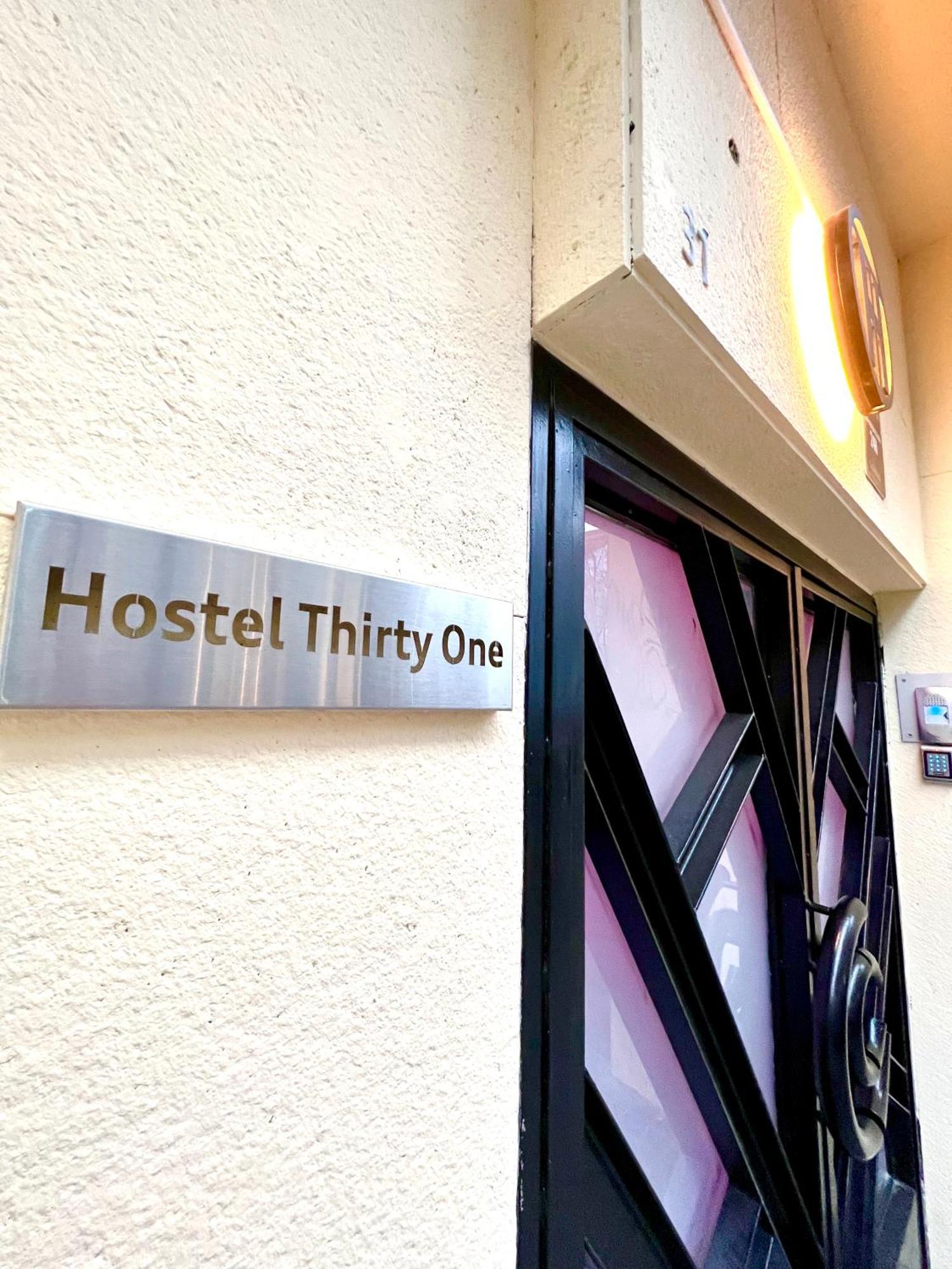 Hostel Thirty One Madrid Exterior photo