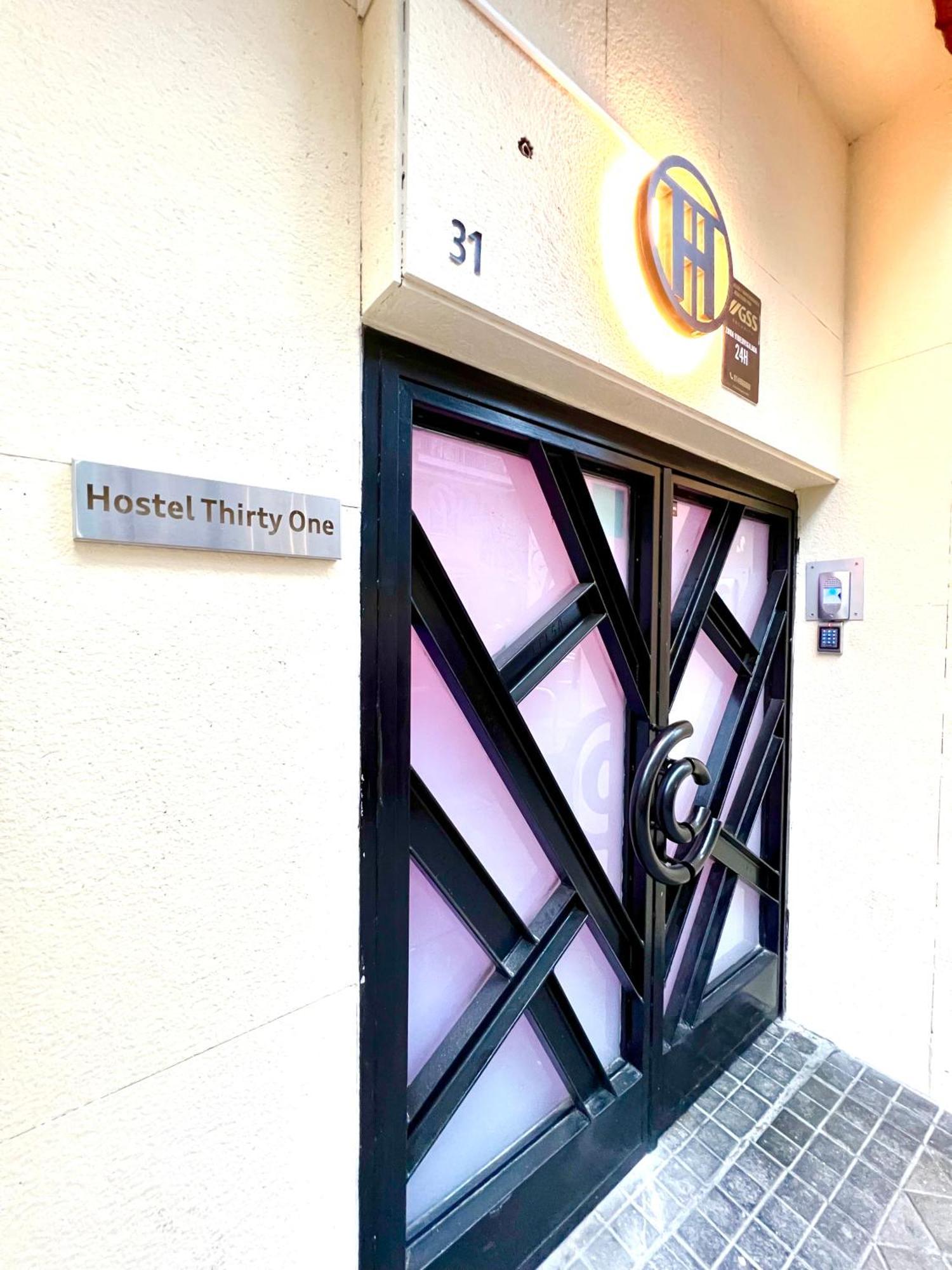 Hostel Thirty One Madrid Exterior photo