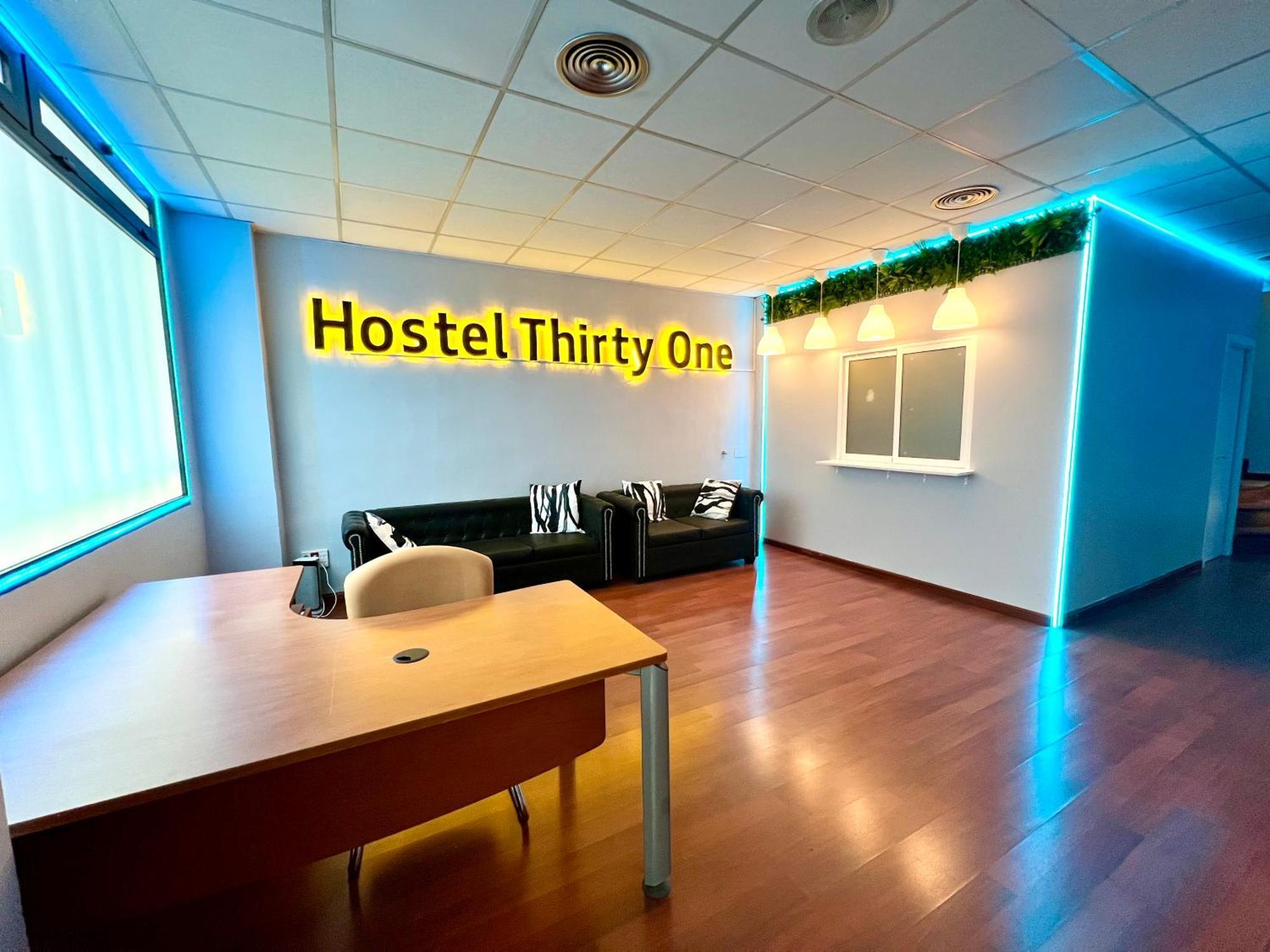 Hostel Thirty One Madrid Exterior photo
