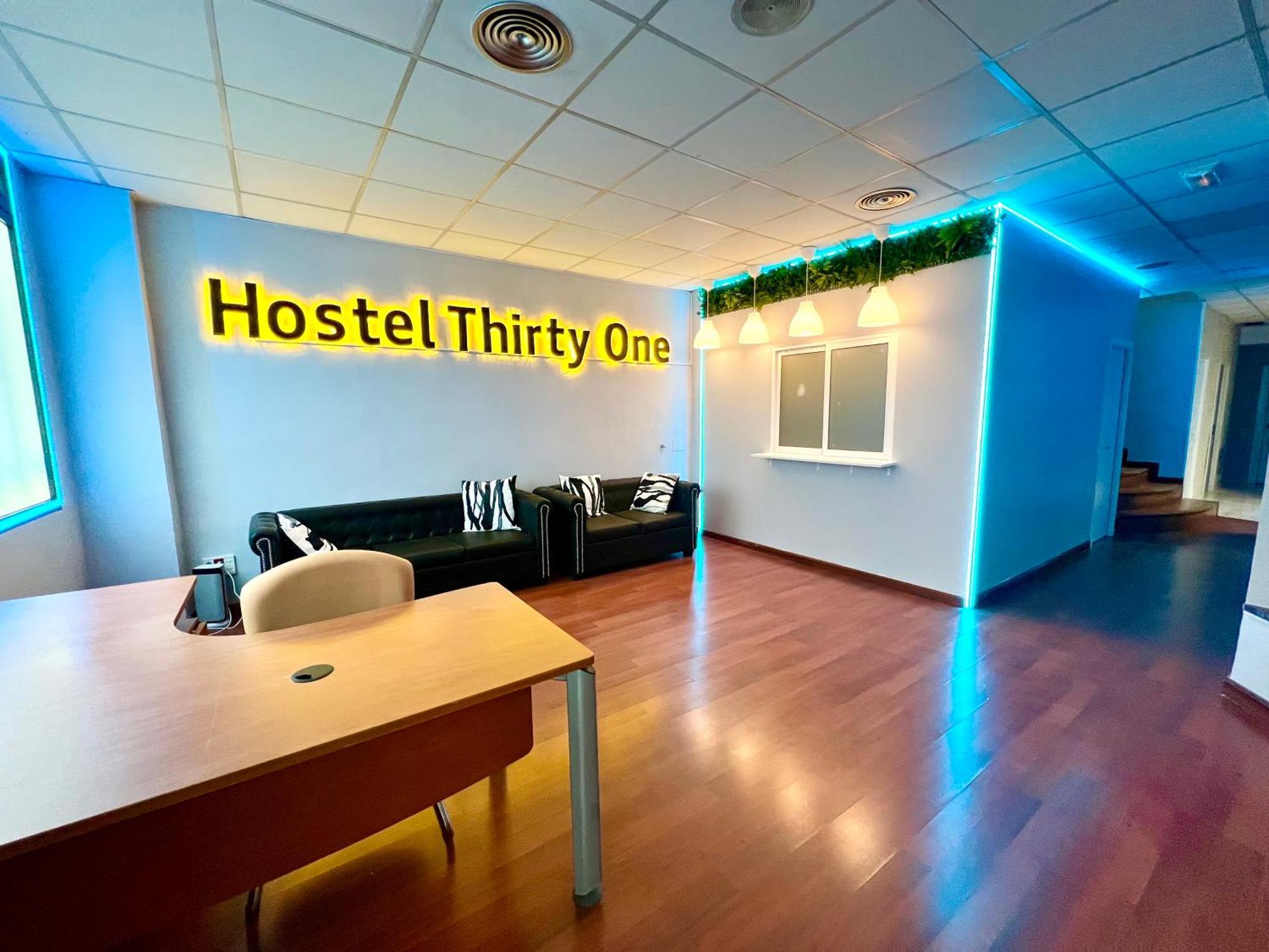 Hostel Thirty One Madrid Exterior photo